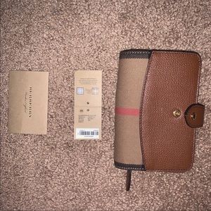 Burberry wallet